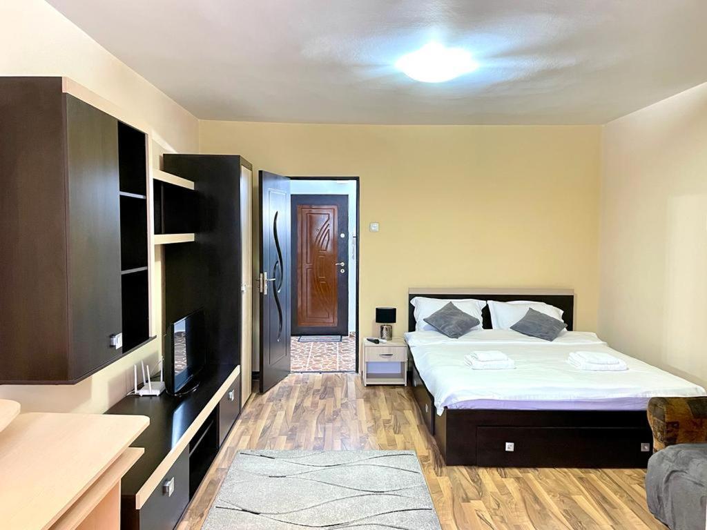 Luand Apartament Yaş Dış mekan fotoğraf